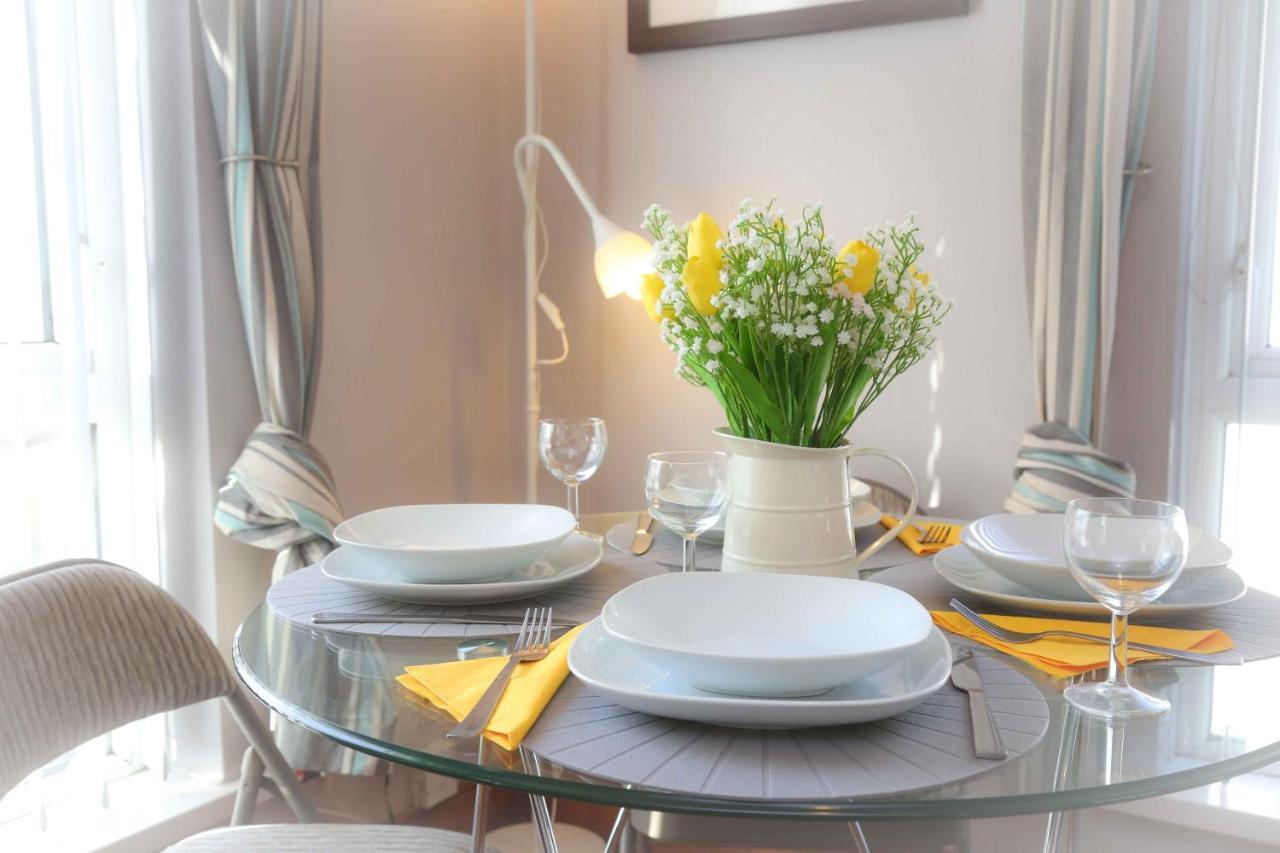 Perfect Central City Location - Parking - 3 Beds - 2 Bedrooms Belfast Extérieur photo