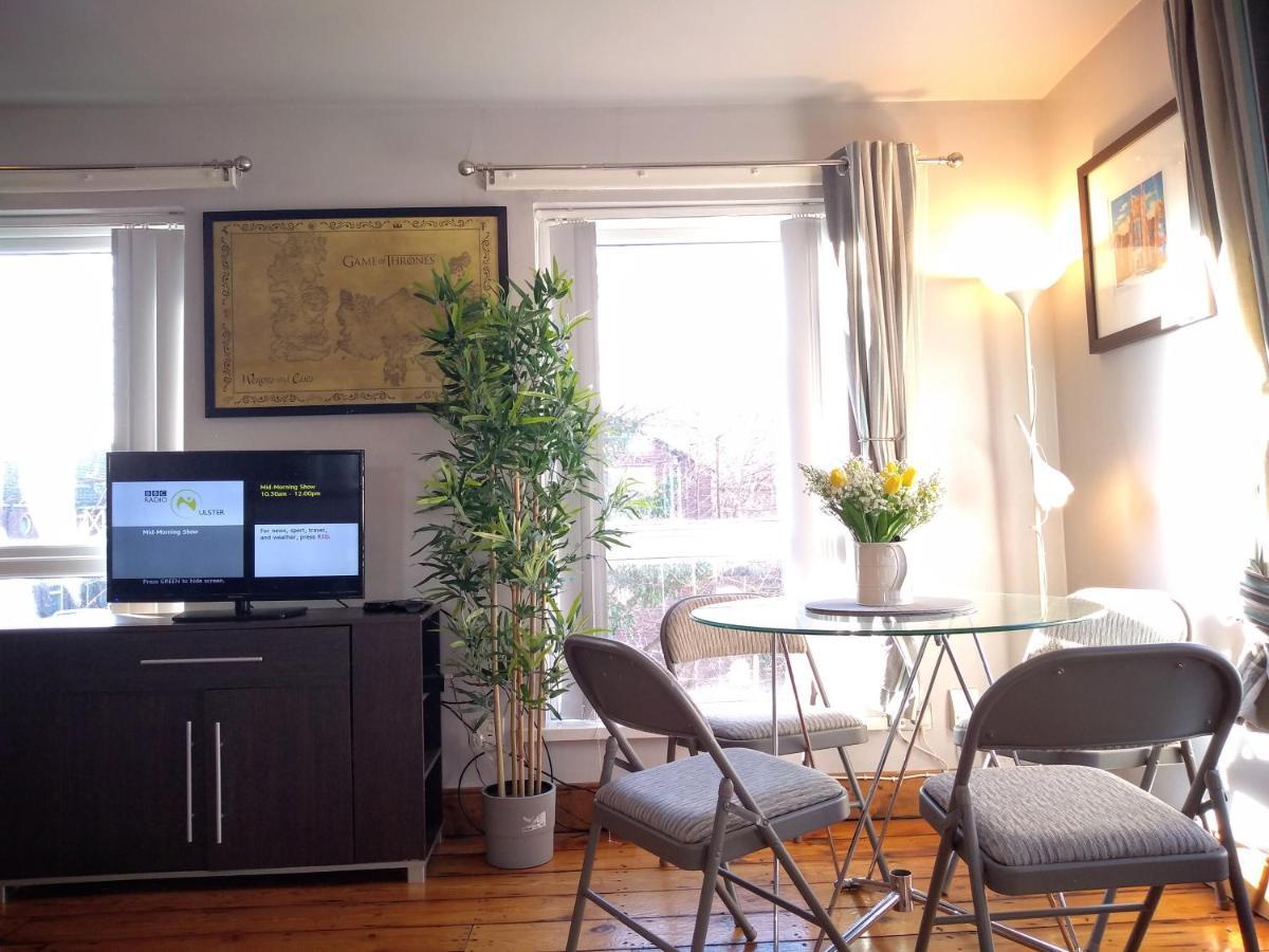Perfect Central City Location - Parking - 3 Beds - 2 Bedrooms Belfast Extérieur photo