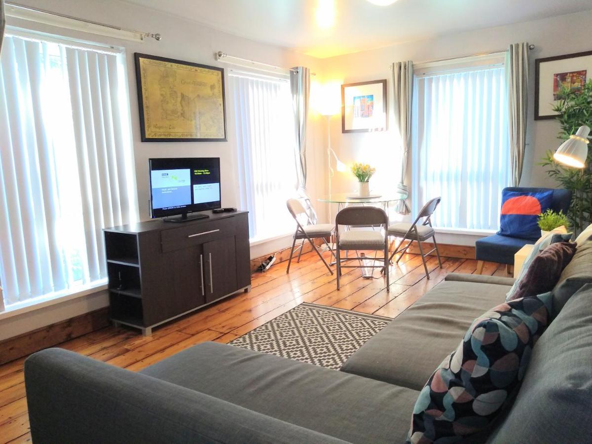 Perfect Central City Location - Parking - 3 Beds - 2 Bedrooms Belfast Extérieur photo