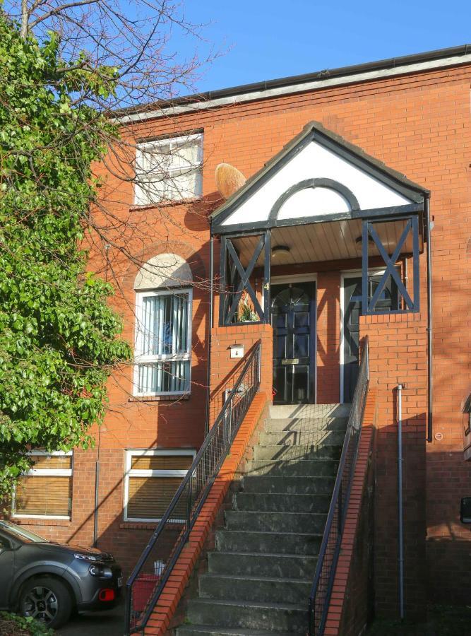 Perfect Central City Location - Parking - 3 Beds - 2 Bedrooms Belfast Extérieur photo